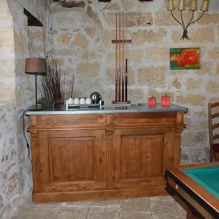 Hotell Chateau Isabeau De Naujan 3*