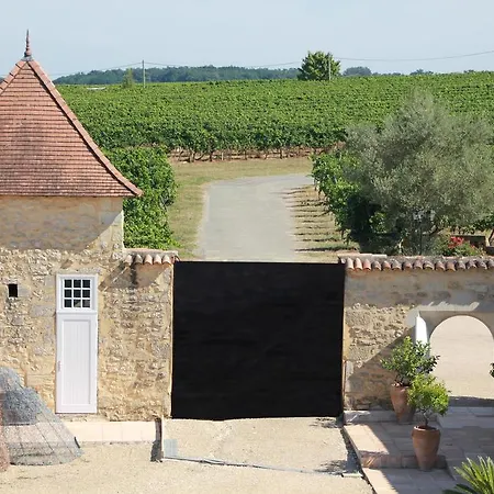 Chateau Isabeau De Naujan Hotell 3*