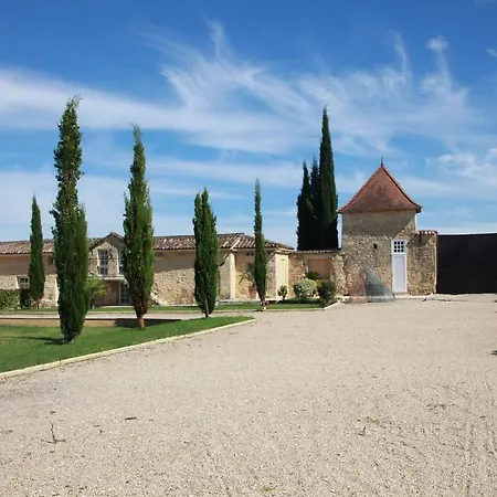 Hotell Chateau Isabeau De Naujan 3*