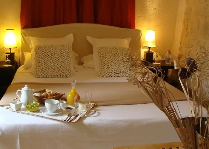 Hotel Chateau Isabeau De Naujan Saint-Vincent-de-Pertignas