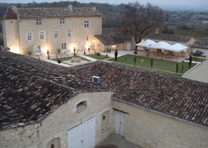 Chateau Isabeau De Naujan Hotel
